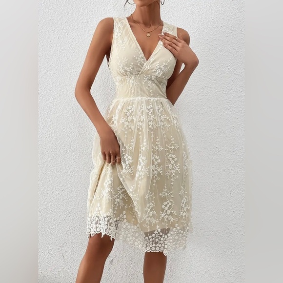 Solid Deep V Neck Sleeveless High Waist Lace Dress, Elegant Ruffled Hem Midi - Picture 2 of 6